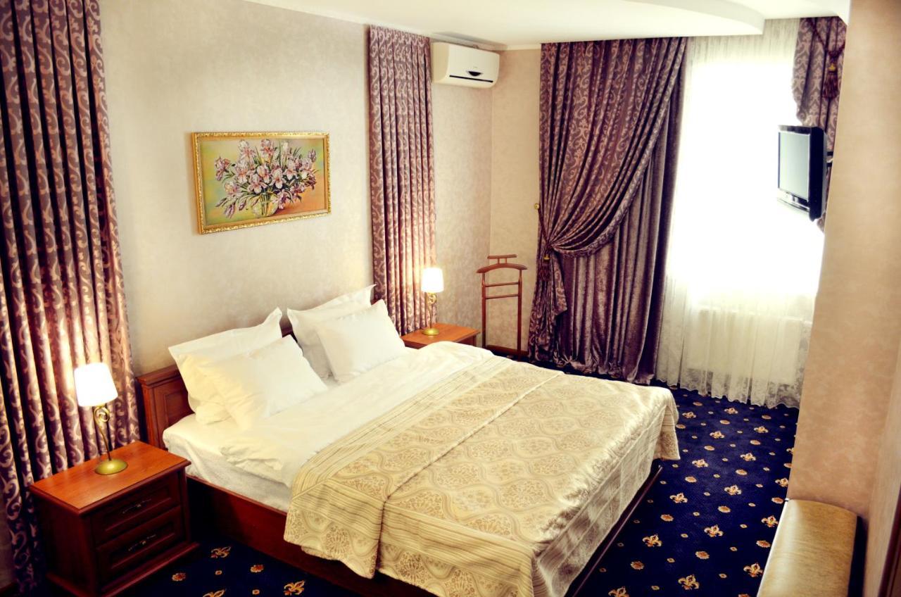 Hotel Dobrodiy 文尼察 外观 照片