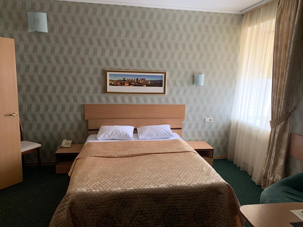 Hotel Dobrodiy 文尼察 外观 照片
